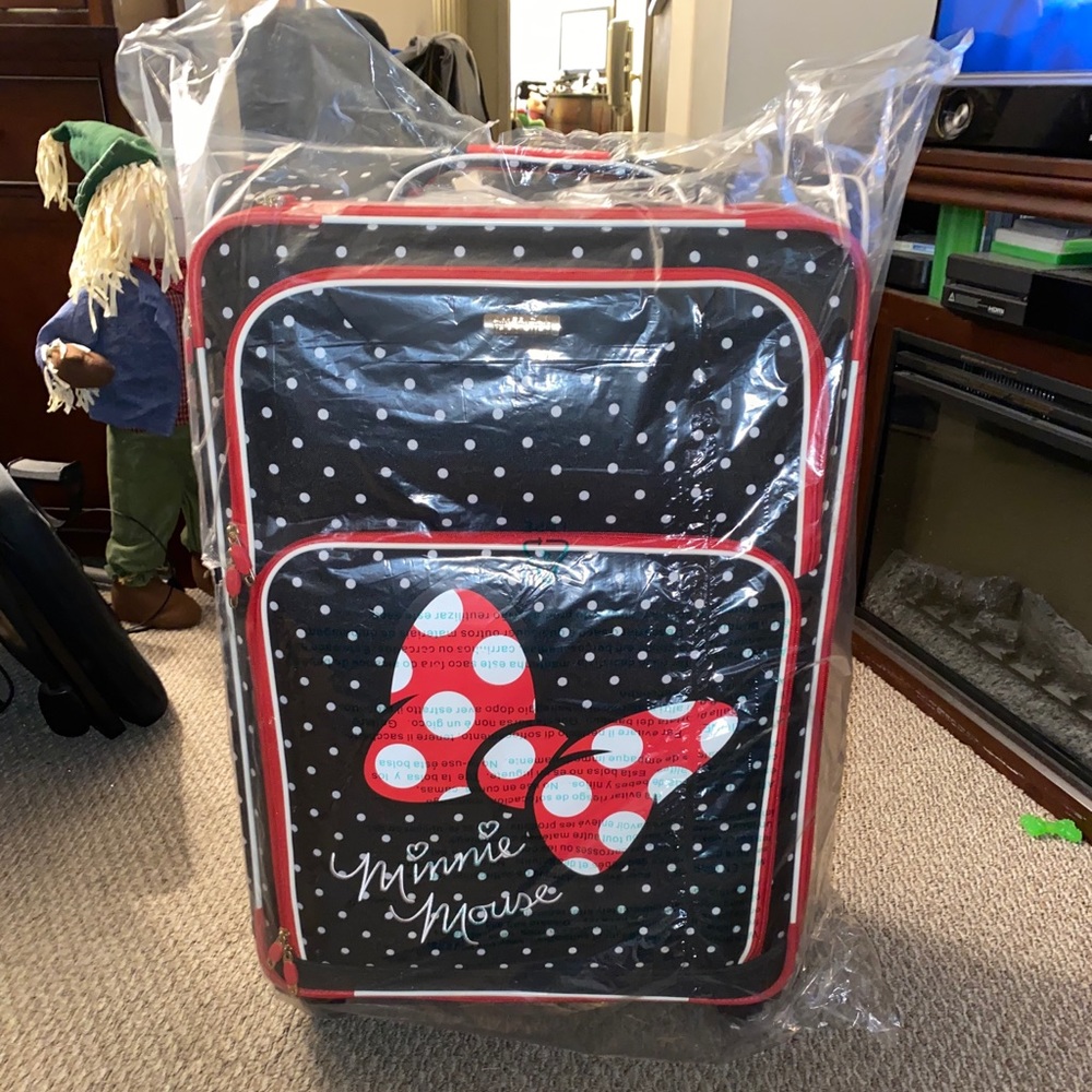 NWT - American Tourister Minnie Mouse luggage